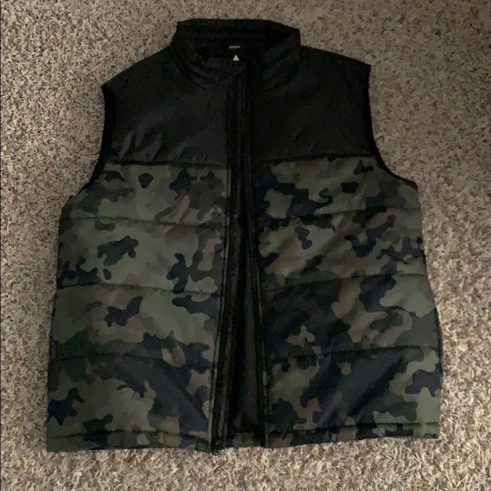 Travel Well Camo Vest